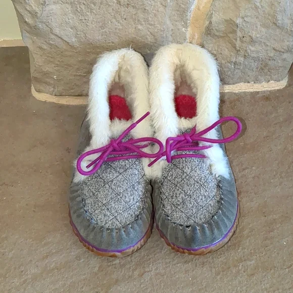 Sorel Out N About women's faux fur lined gray suede winter moccasins size 7 - Picture 2 of 12